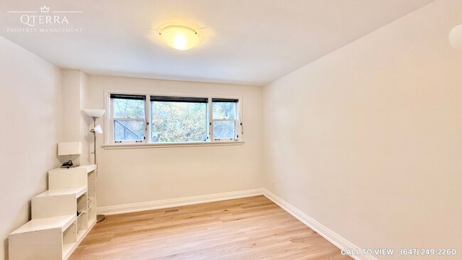 Photo - 54 Shrewsbury Sq