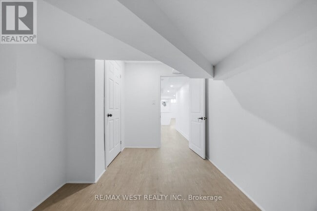 Photo - 339 Fleetwood Dr