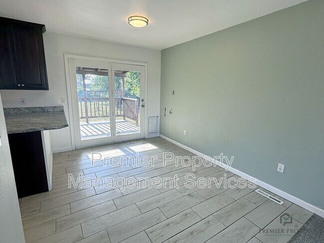 Photo - 140 Peters St