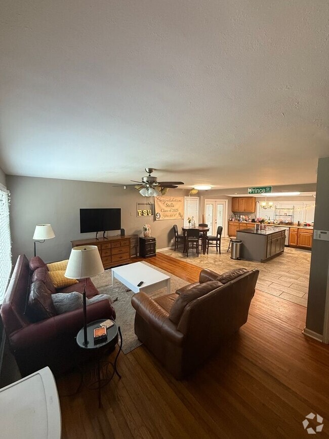 Building Photo - 3/2 Single Family Home Close to FSU!