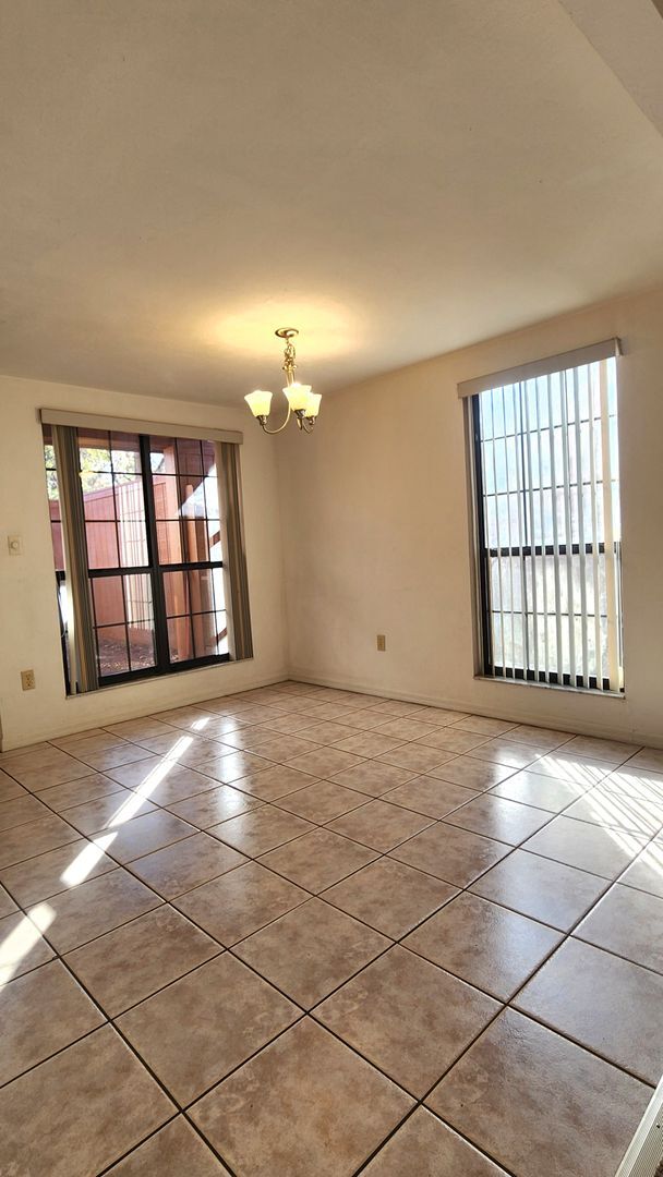 Photo - 3/3 Townhouse in Rockwood Villas – Great Location Near Bus Stop to UF!
