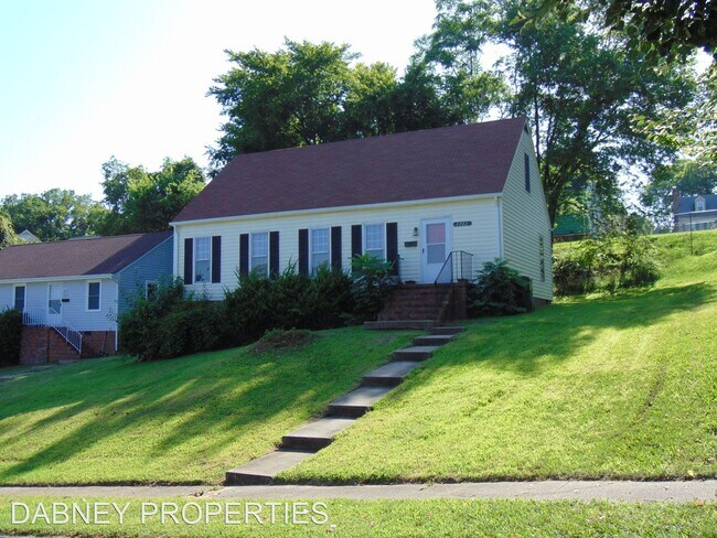 Photo - 4 br, 2 bath House - 4903 Goddin Circle