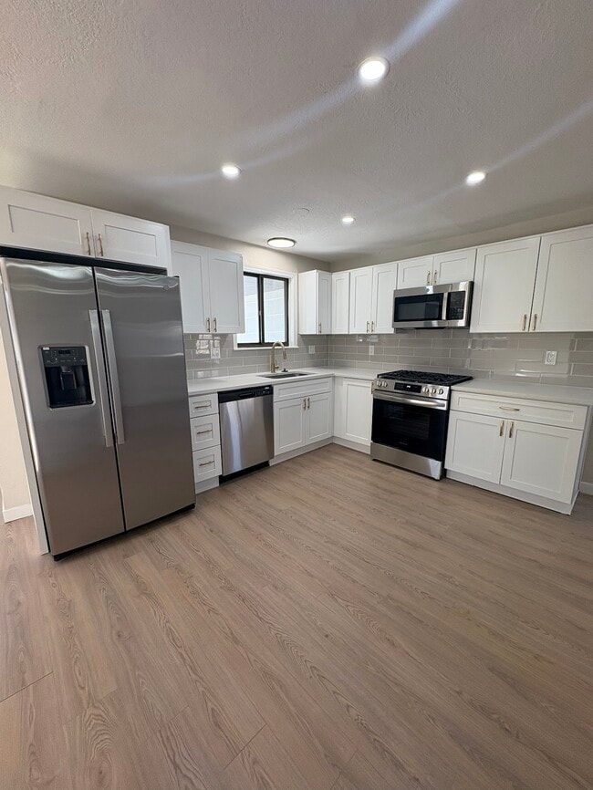 Photo - 509 E 41st St