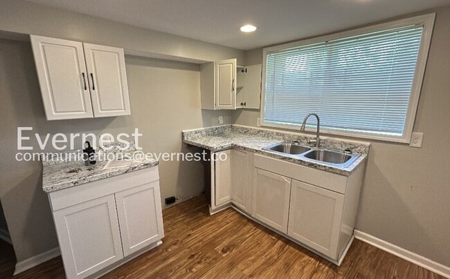 Photo - 8102 4th Ave S Unidad b