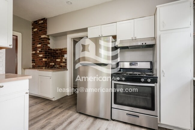 Photo - 522 E 3rd St