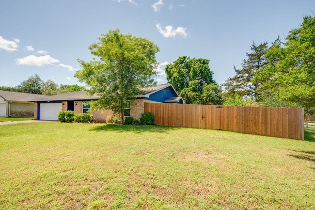 3000 Longleaf Dr