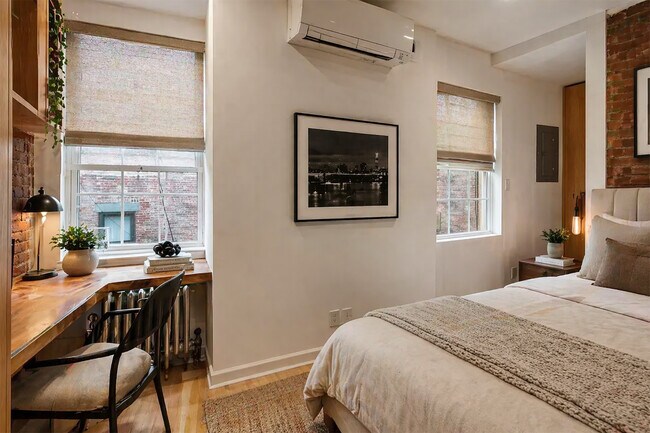 Photo - 86 Christopher St