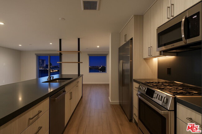 Building Photo - 10951 National Blvd Unit 303 Rental