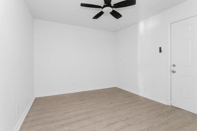 Photo - 16016 Green Manor Dr Unit D