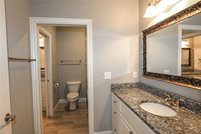 Photo - 2007 S Dixieland Rd