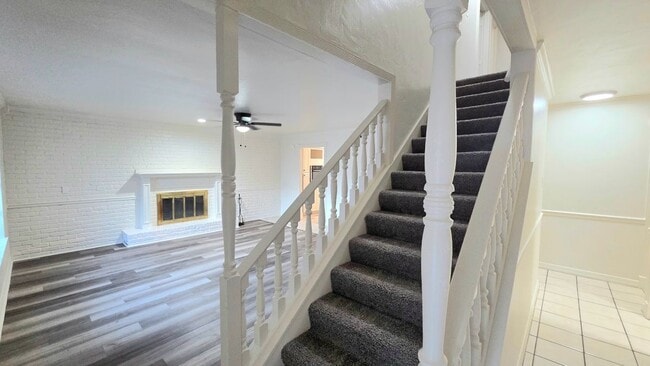 Photo - 215 Johnson Dr