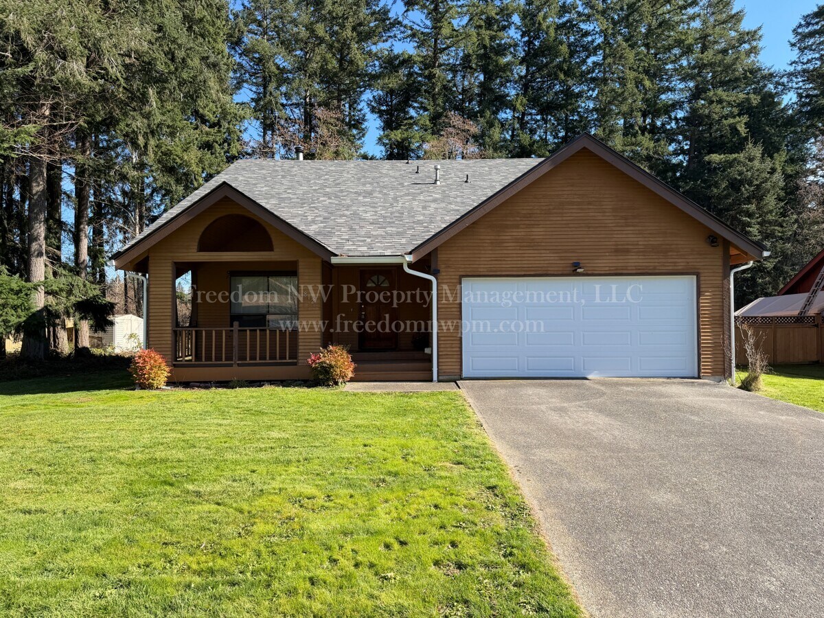 Photo - 812 Livingston St NE