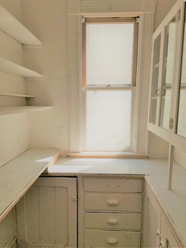 12 Hickok Pl Unit 12
