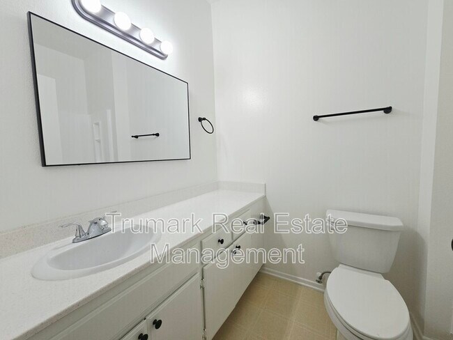 Photo - 14605 Burbank Blvd Unit 108
