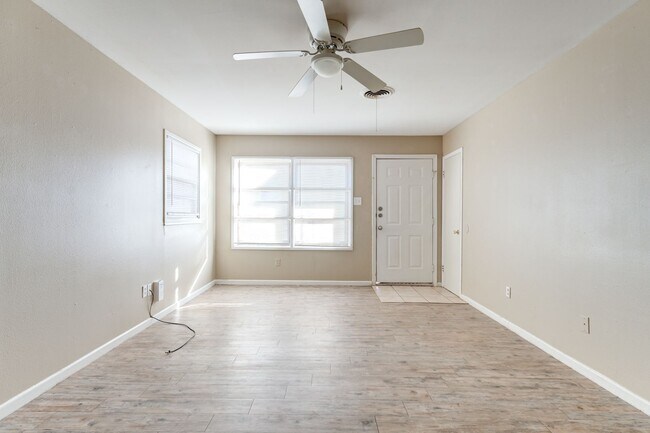 Photo - 2412 46th St Unit B