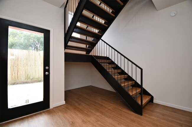 Photo - 92 Dennis St Unit B