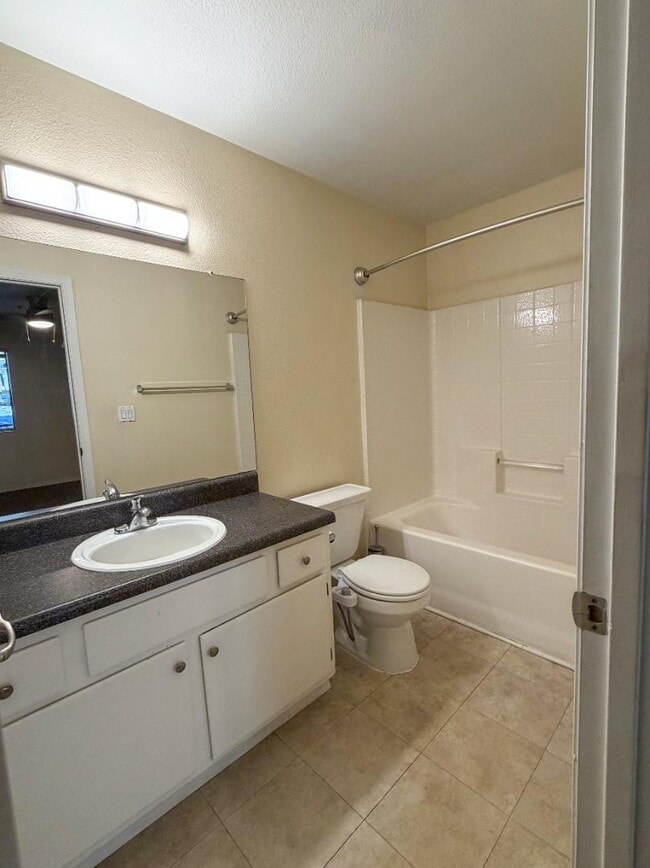 Building Photo - 1385 W University Ave