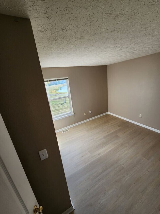 Photo - 2423 Hopkins Dr