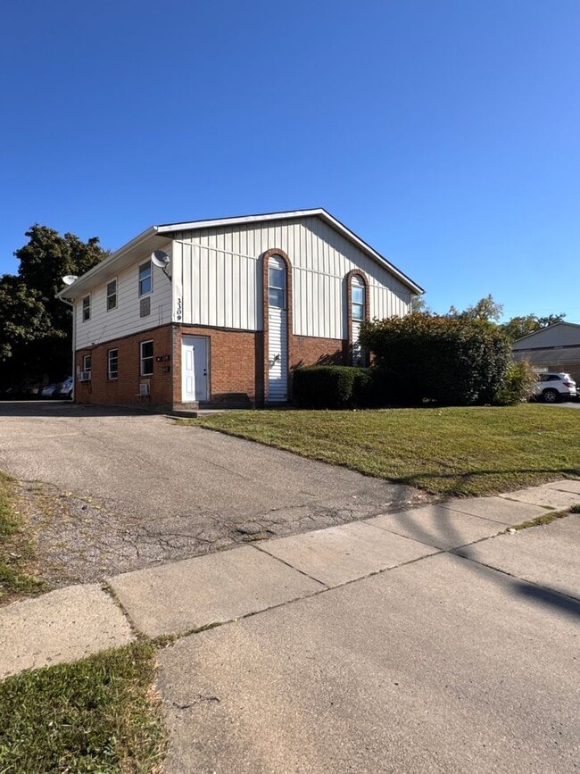 Building Photo - 3309 Roosevelt Blvd Unit C