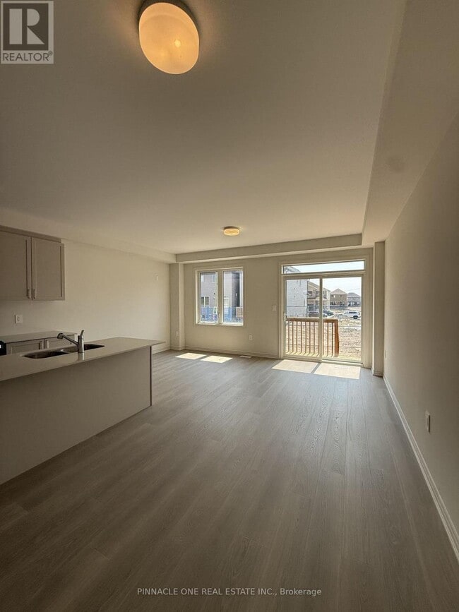 Photo - 214 Stinson Cres