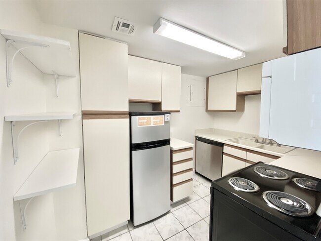 Photo - 2016 Main St Unit 1612