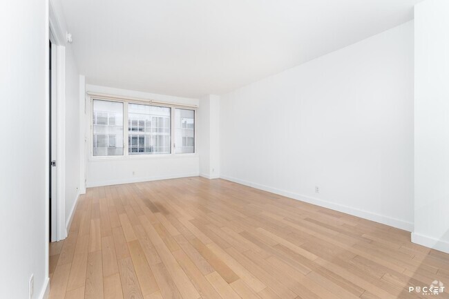 Building Photo - 34 N 7th St Unit 7E Rental