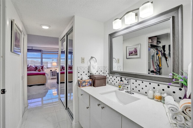 Photo - 18041 Biscayne Blvd Unit 503