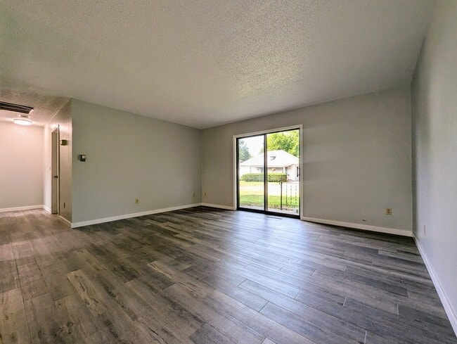 Photo - 310 N 11th St