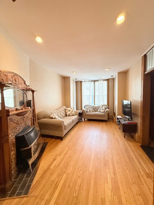 Photo - 2123 N Seminary Ave Unit 1