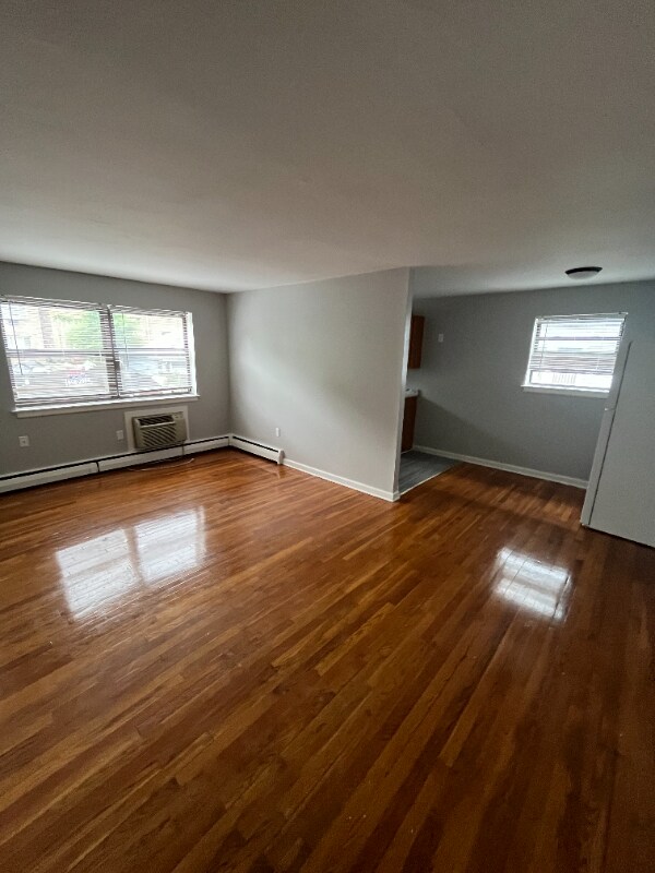 Photo - 137 Evergreen Ave Unidad 30-06