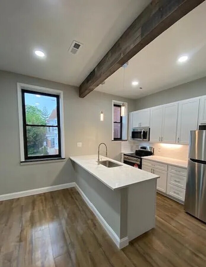 Photo - 4705 Washington Blvd