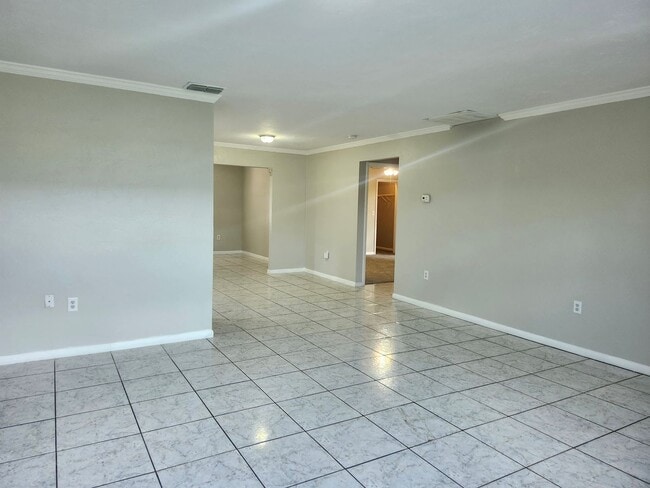 Photo - Single Family 3 bedroom 2 bath Must See