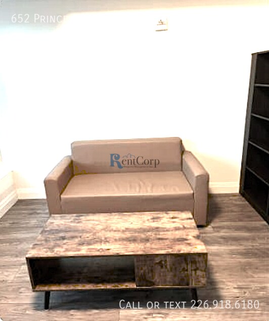 Photo - 652 Princess St