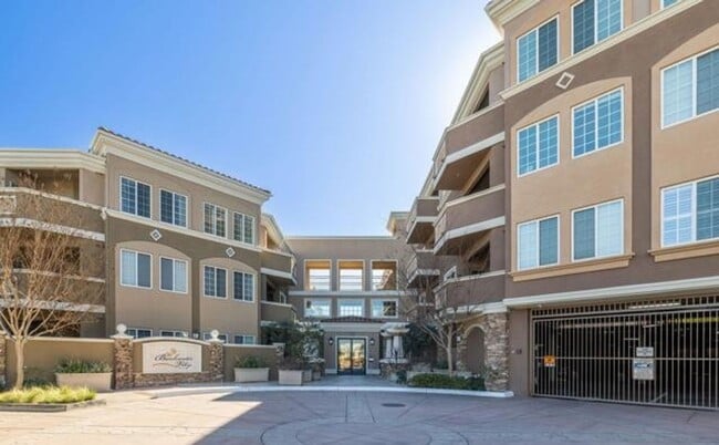 Building Photo - 2750 Artesia Blvd Unit 206