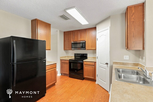 4652 Playschool Dr
