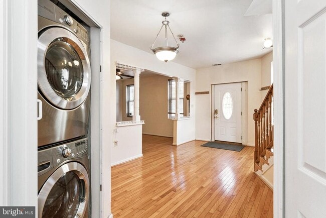 Photo - 725 Florida Ave NE