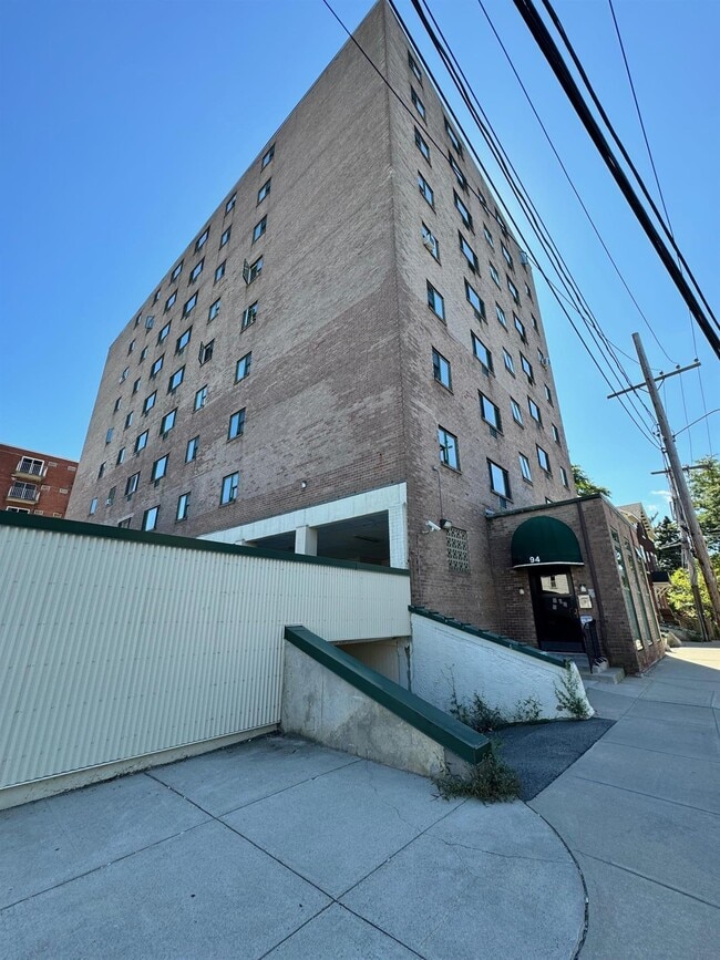 Building Photo - 94 Beacon St Unit #35