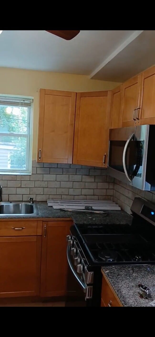 Photo - 2333 Wallace Ave Unidad Ground floor