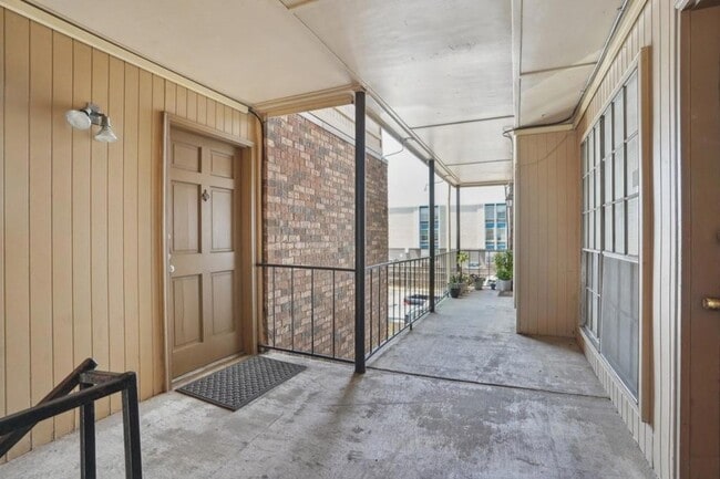 Photo - 3320 N Arnoult Rd Unit 231