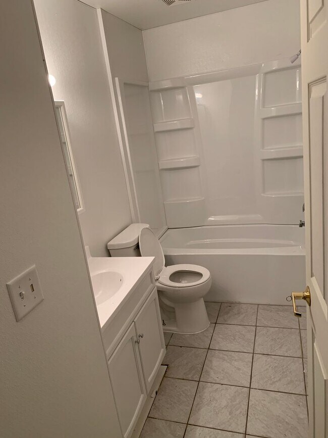 Photo - pin00 Unit 4Nicks517