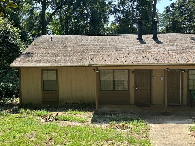 Photo - Brewster Estates unit available NOW! Unidad B