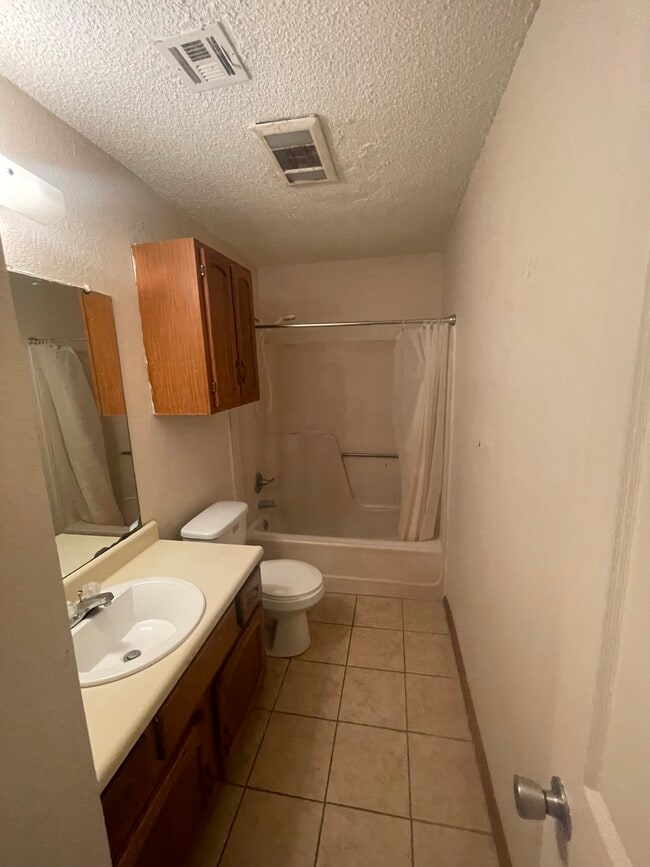 Photo - 651 E 142nd St