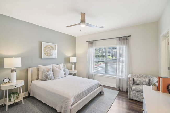 Photo - Somerset Apartments