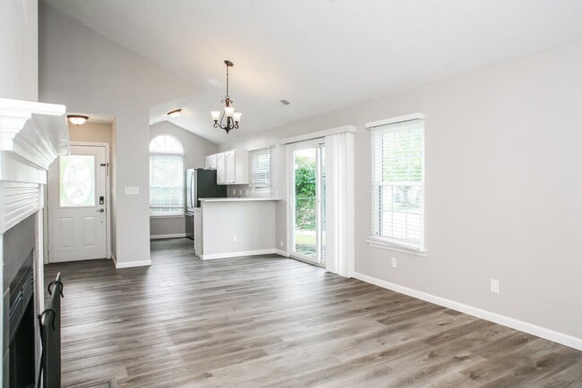 Photo - 5203 Pin Oak Dr