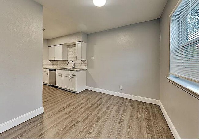 Photo - 4832 Locke Ave