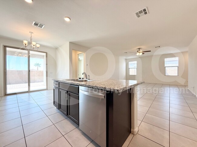 Photo - 747 W Nova Pl