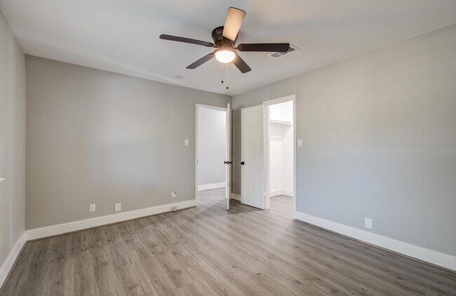 Photo - 595 River Plantation Dr