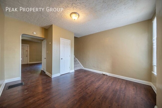 Photo - 424 E Mithoff St