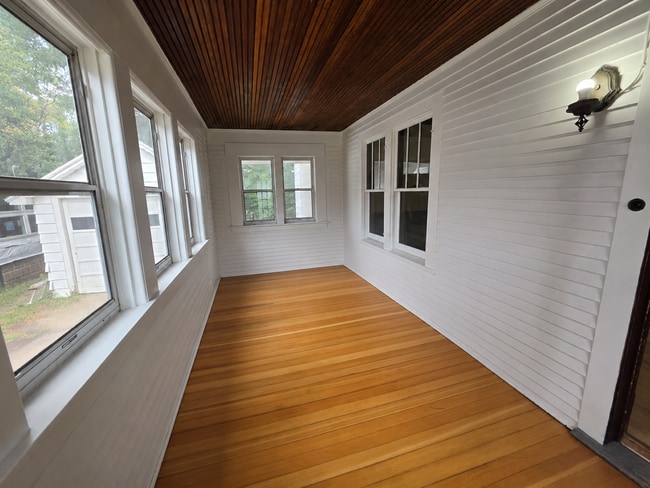 Photo - Charming 2 Bedroom Home with Sunroom, Hardwood Floors and River Views!