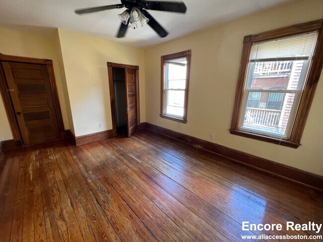 Photo - 8-8 Sunset St Unit 3